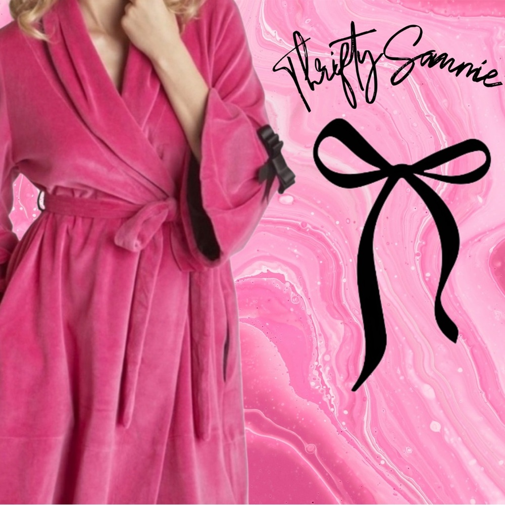 BESTSY JOHNSON Elegant Pink Women's Robe with Black Accents